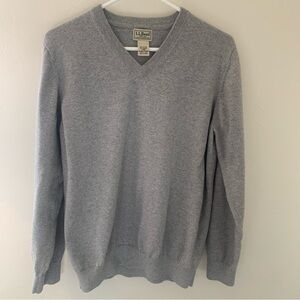 L.L. Bean Men's Light Gray V-Neck Sweater